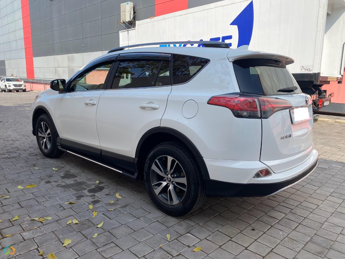 Toyota Rav4 - image 3