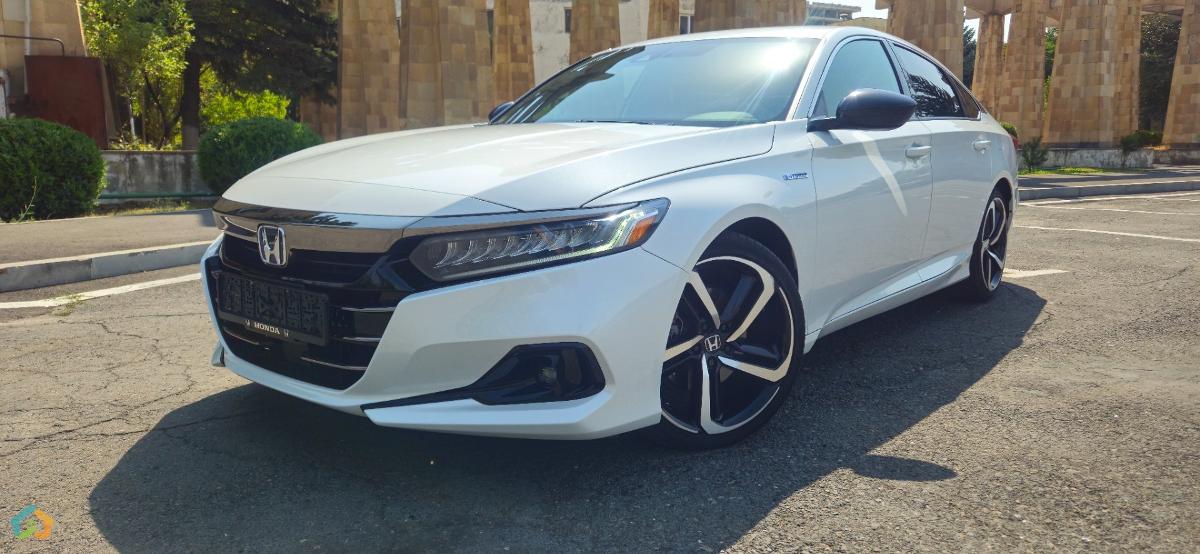 Honda Accord Hybrid Sport - image 1