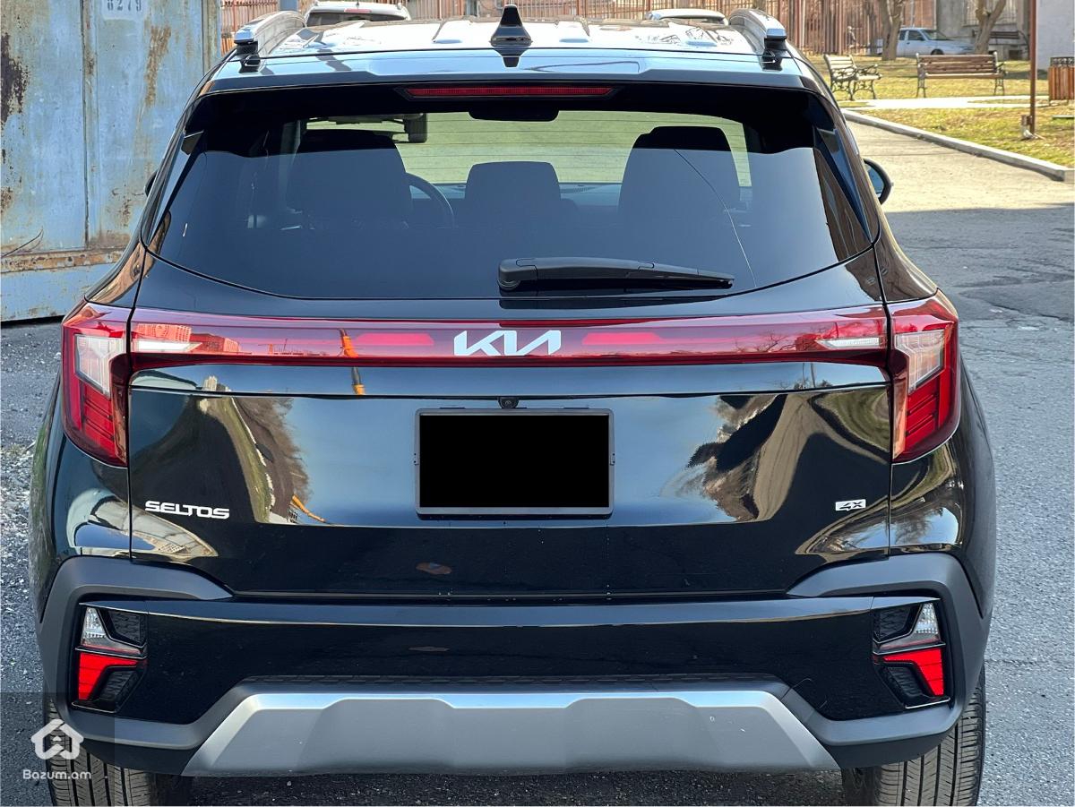 Kia Seltos EX AWD - image 6