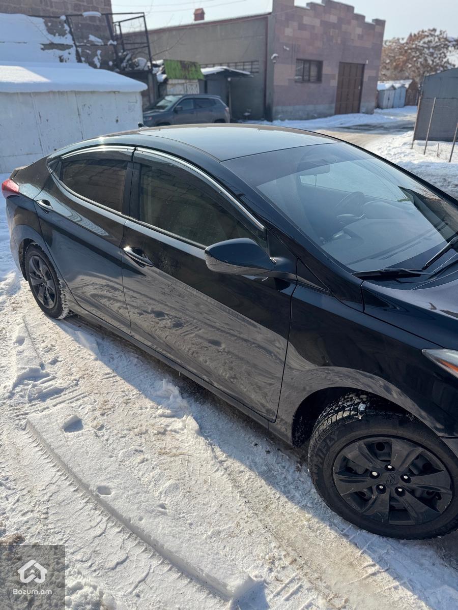 Hyundai Elantra - image 10