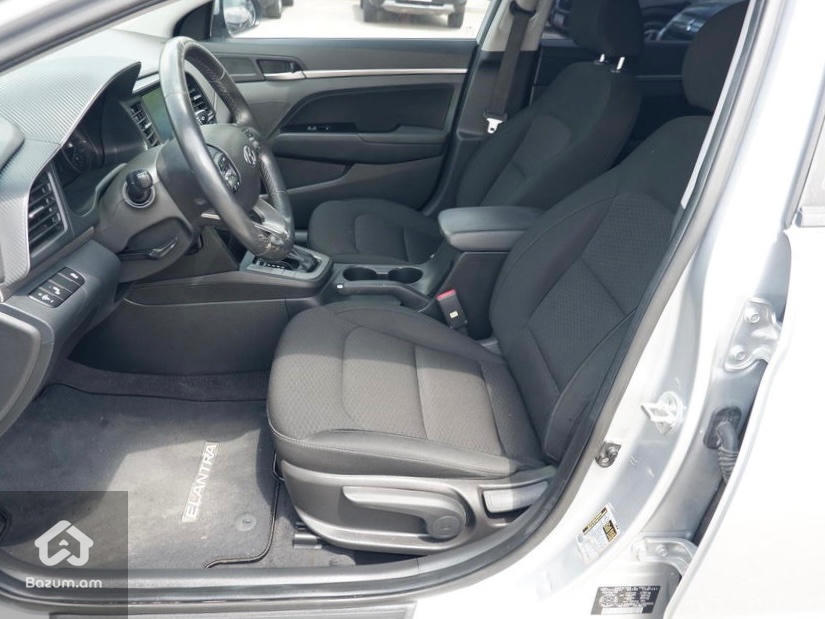 Hyundai Elantra 2020 - image 8