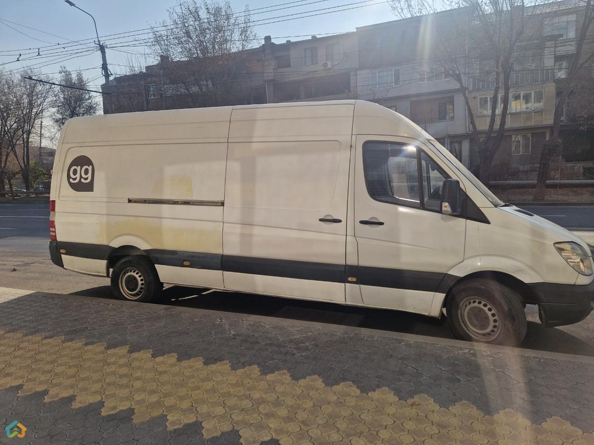 Mercedes Benz Sprinter - image 2