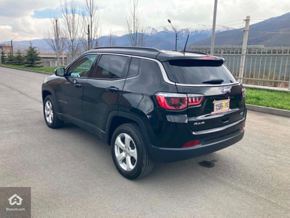 2019 Jeep Compass, Latitude 4X4 - image 9