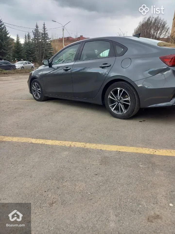Kia Forte - image 17
