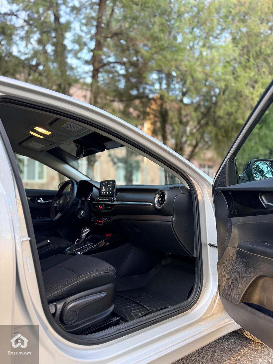 kia forte - image 25