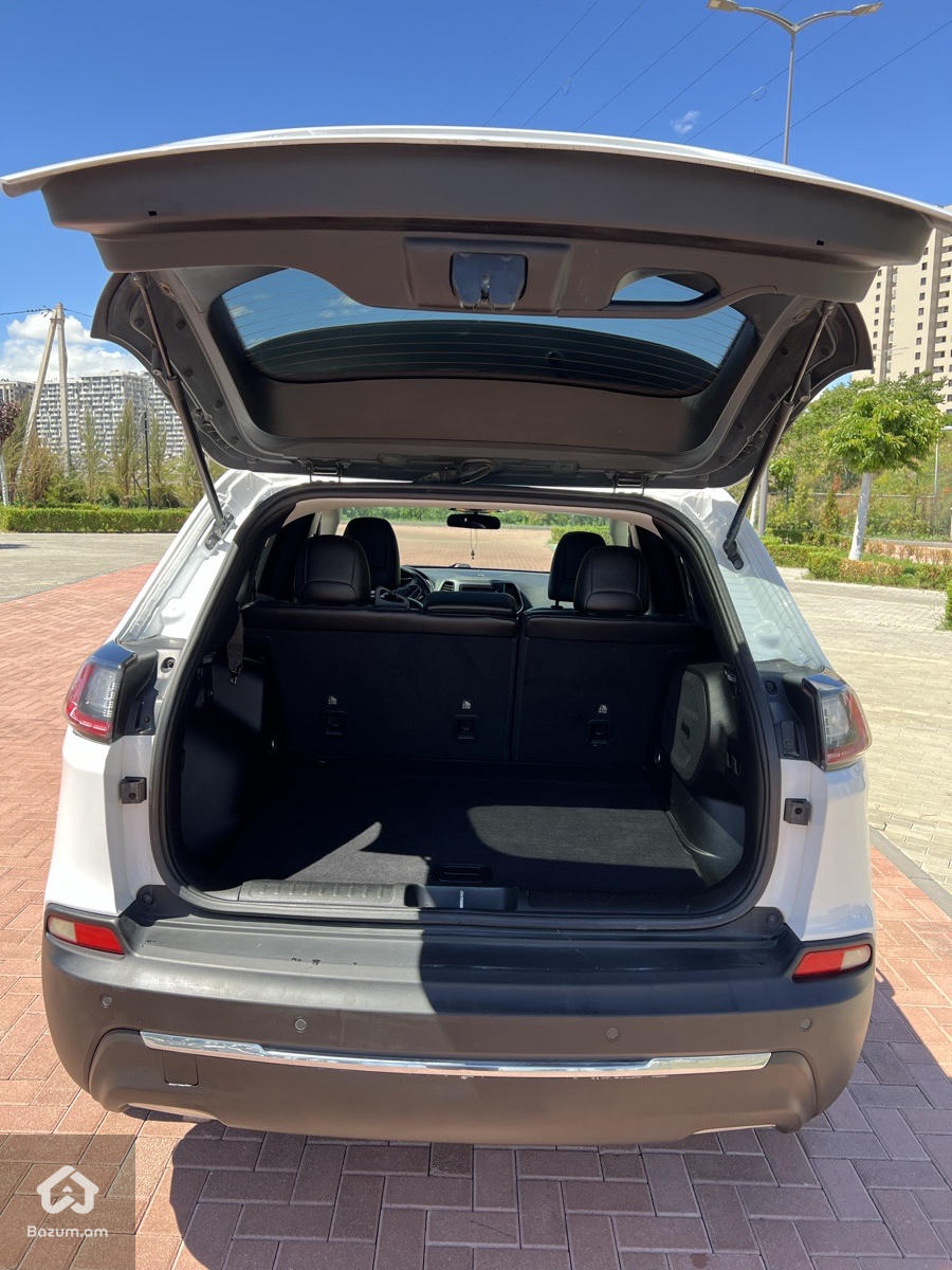 Jeep Cherokee  - image 14