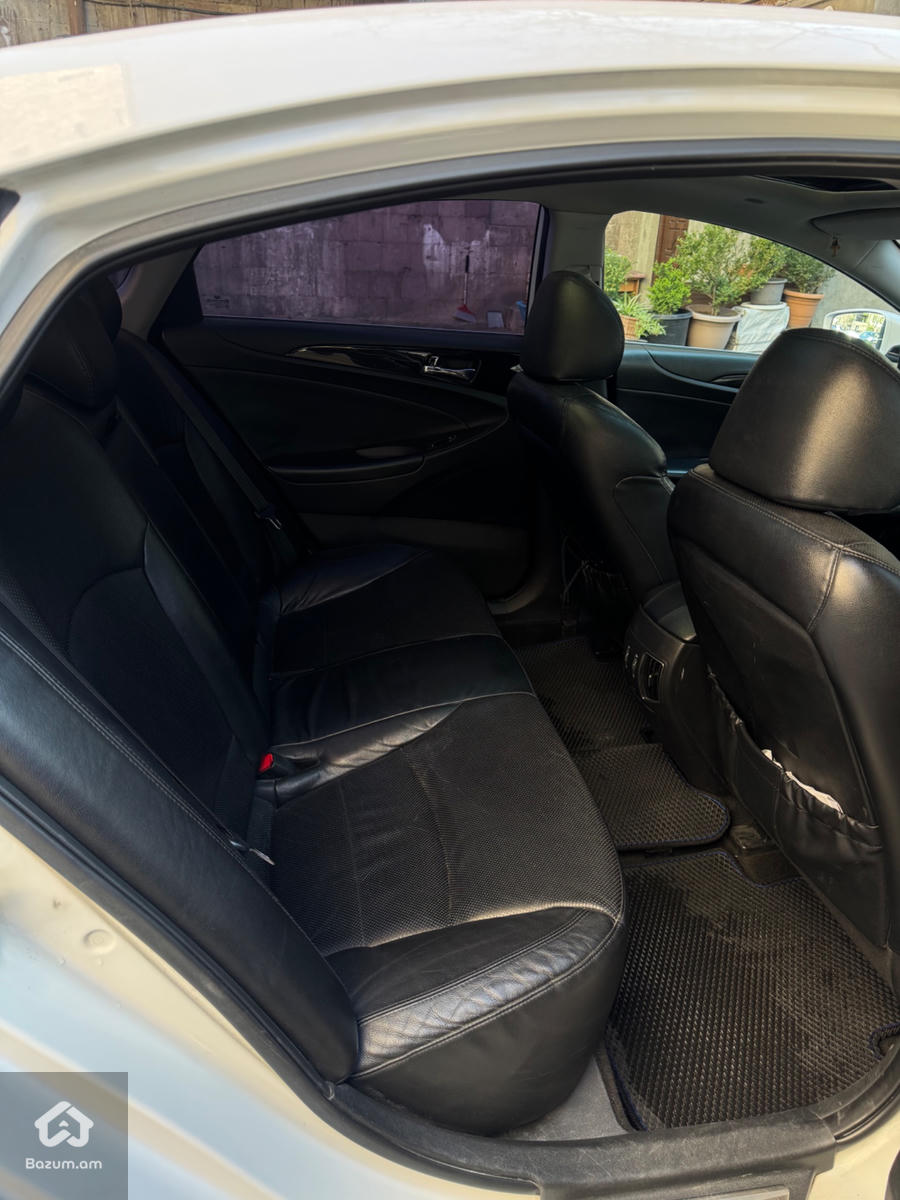 Hyundai Sonata - image 4