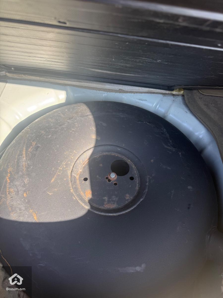 Nissan Tiida - image 20