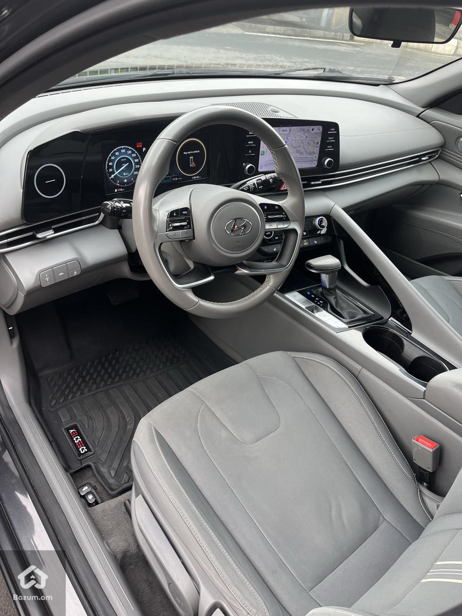 Hyundai Elantra 2022 SEL - image 11