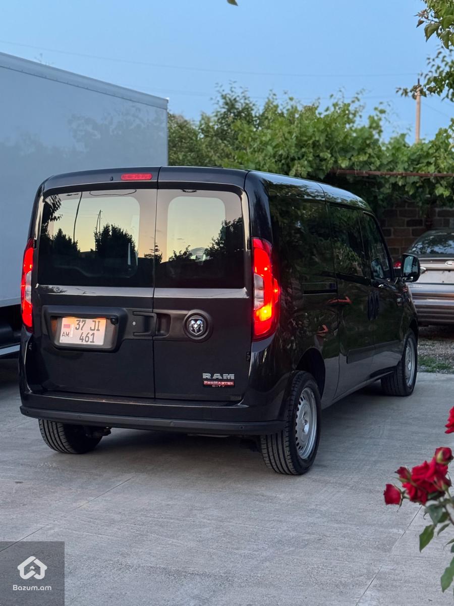 Ram Promaster City - image 3