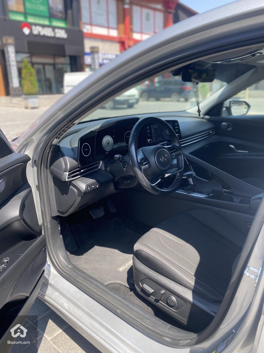 Hyundai Elantra Sel+ - image 7