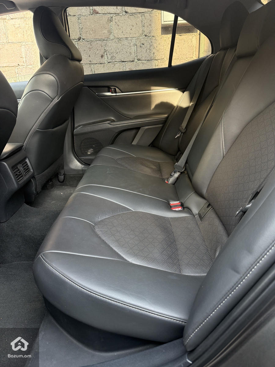 Toyota camry Hybrid  - image 5