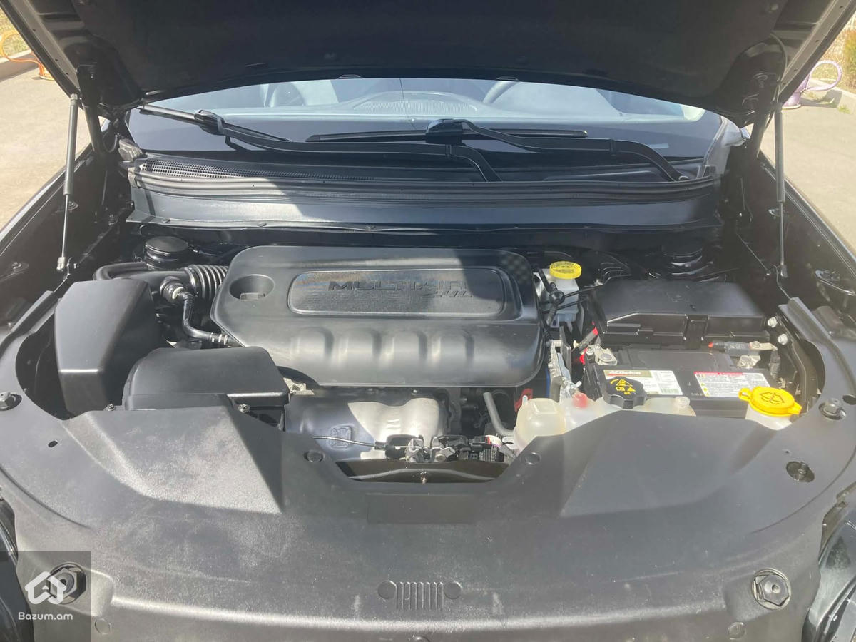 2023 Jeep Cherokee, Altitude Lux 4x4 - image 18