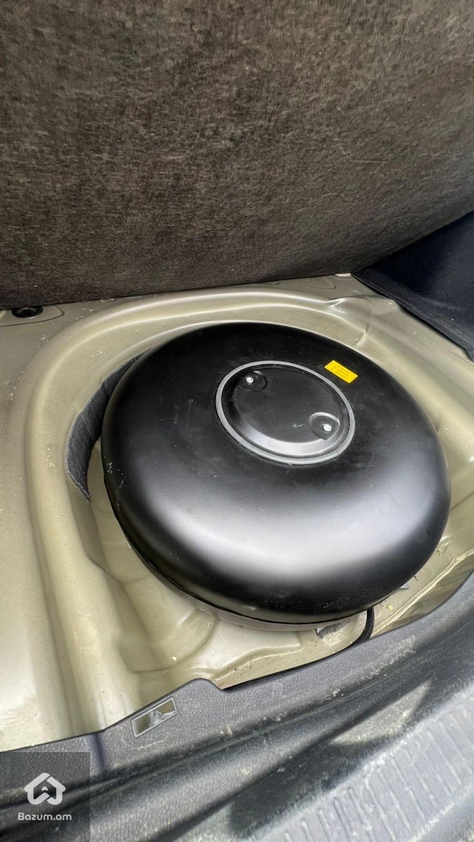 Toyota - image 8