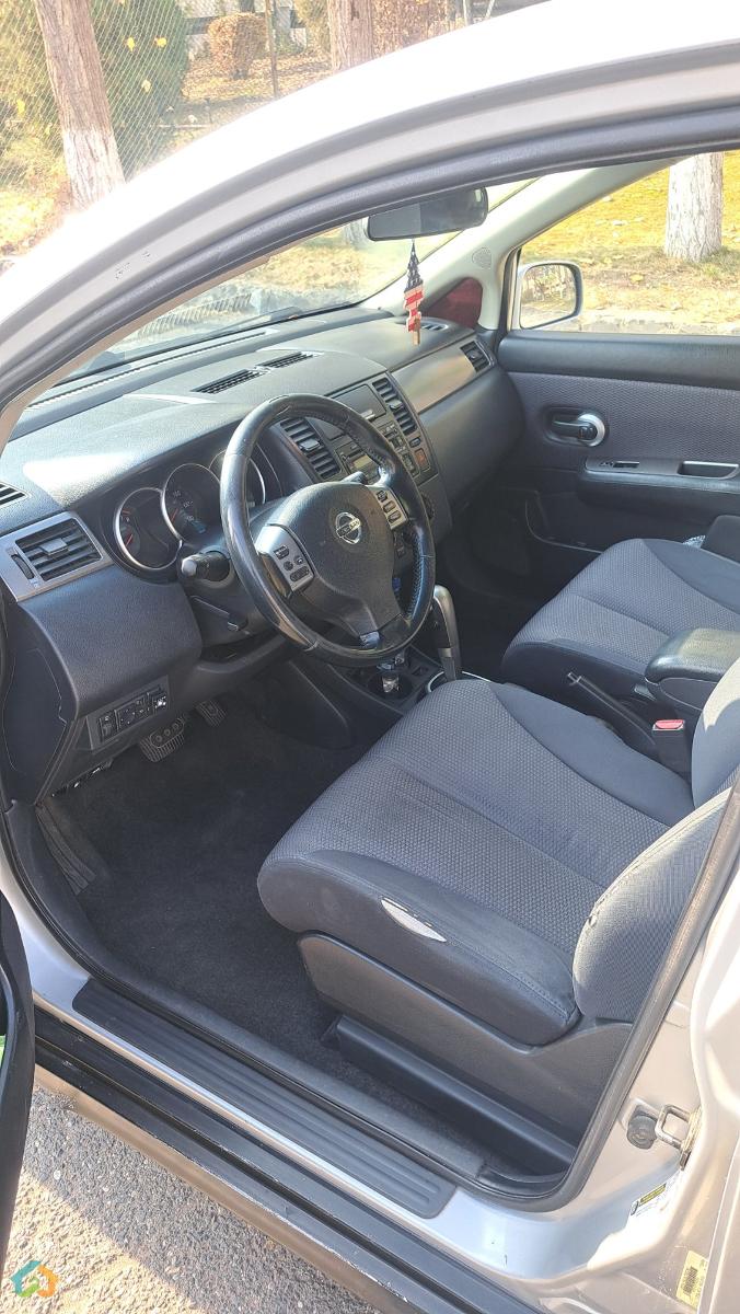 Nissan Versa - image 3