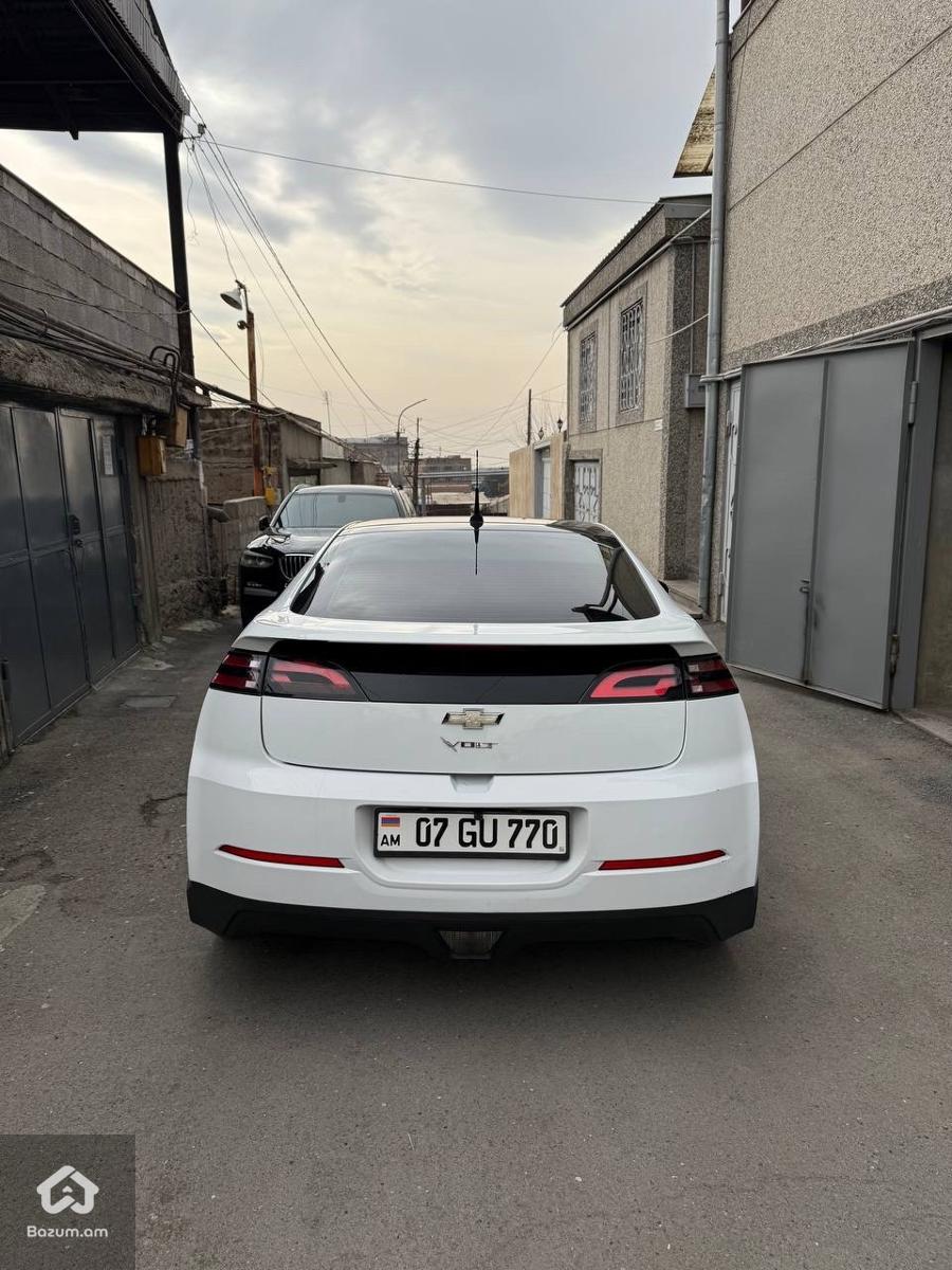 Chevrolet Volt 1 - image 2