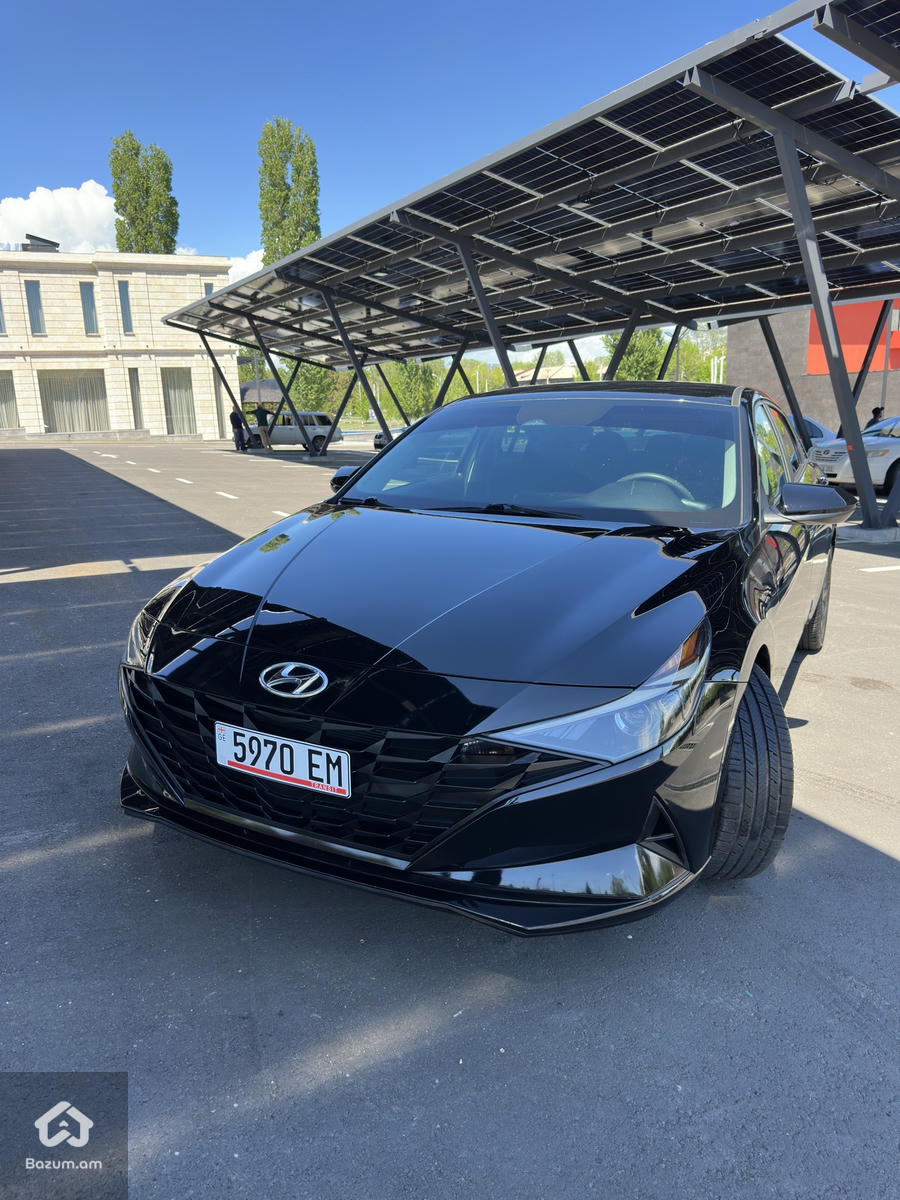 Elantra - image 2