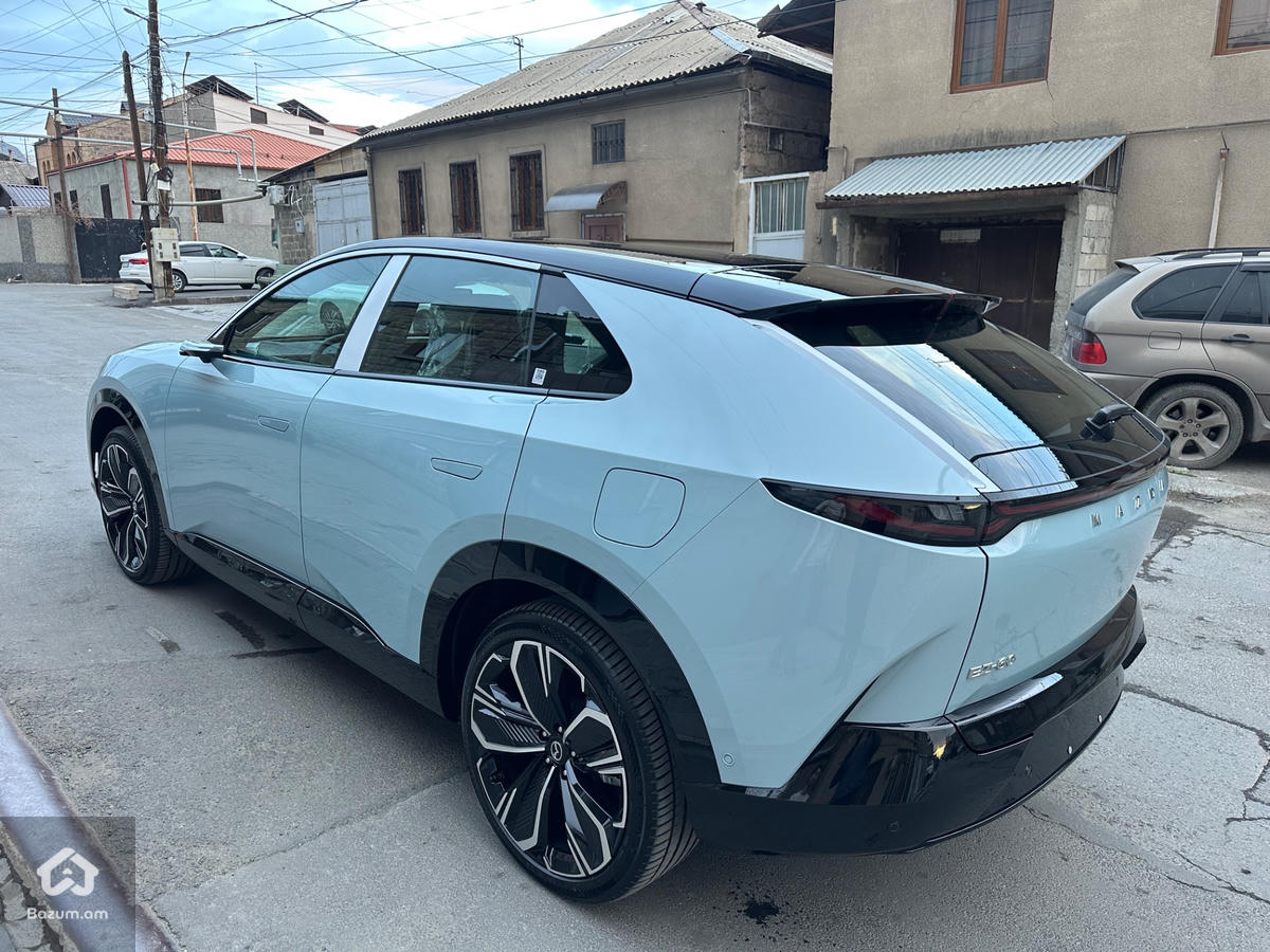 MAZDA EZ-60 - image 6