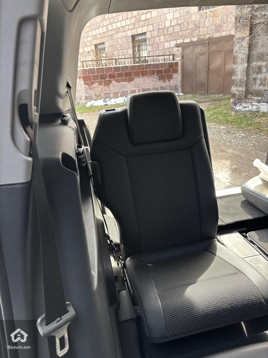 Opel Zafira B - image 14