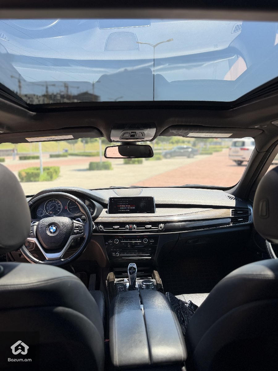 BMW X5 2018 - image 12
