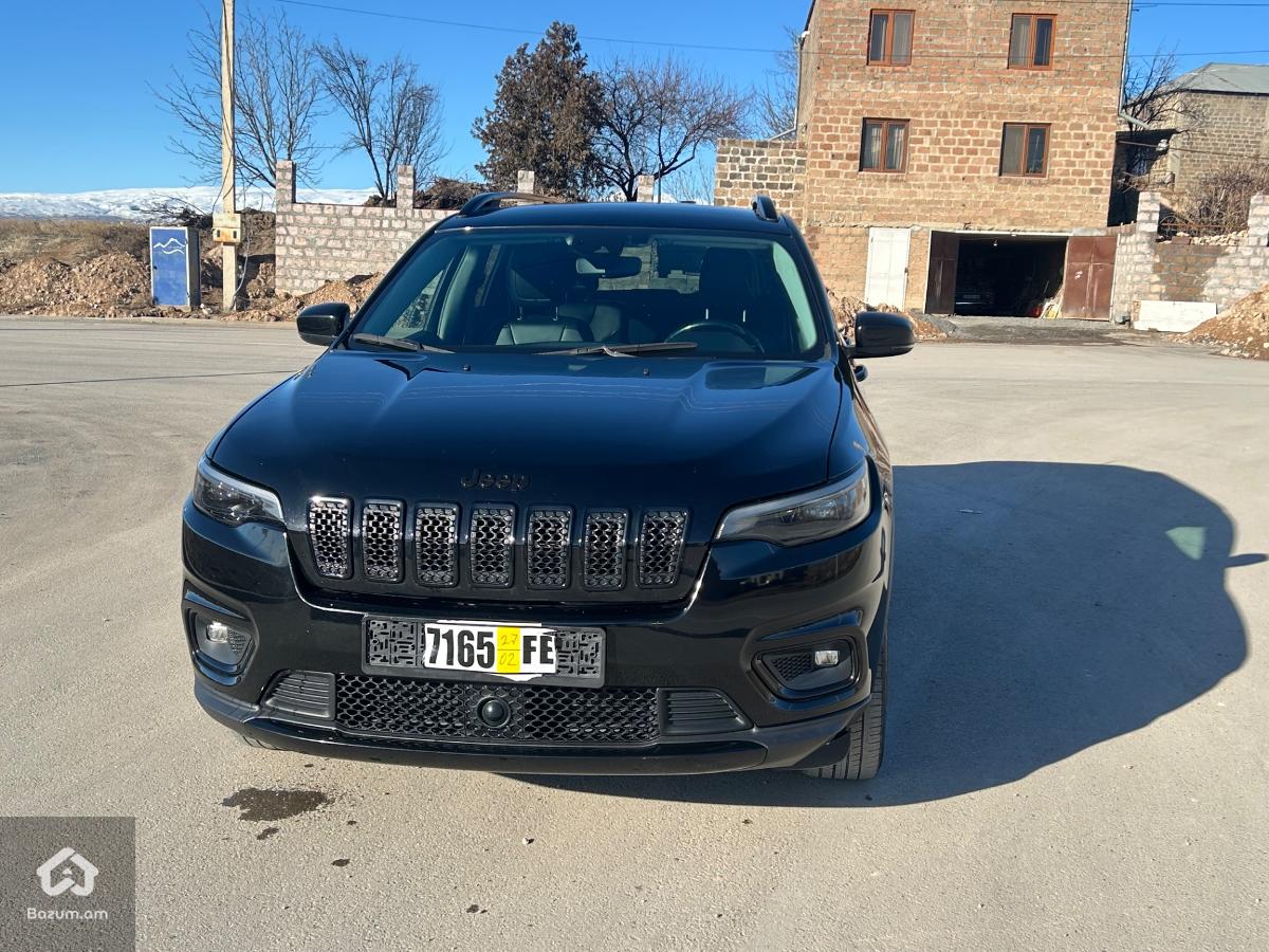 Jeep Cherokee Altitude Edition - image 4