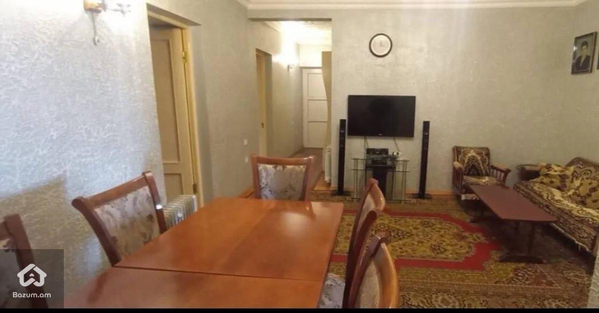 Երկու հարկանի քարե տուն Գրիգոր Զոհրապի փողոցում  - image 6