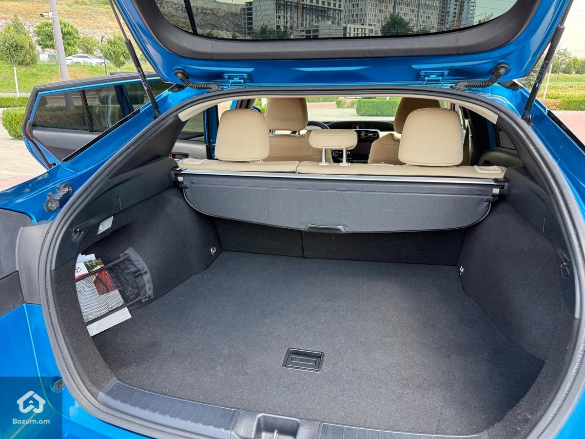 Toyota Prius 2020 - image 8
