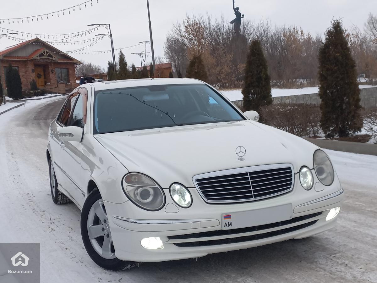 Mercedes-Benz E320 - image 1
