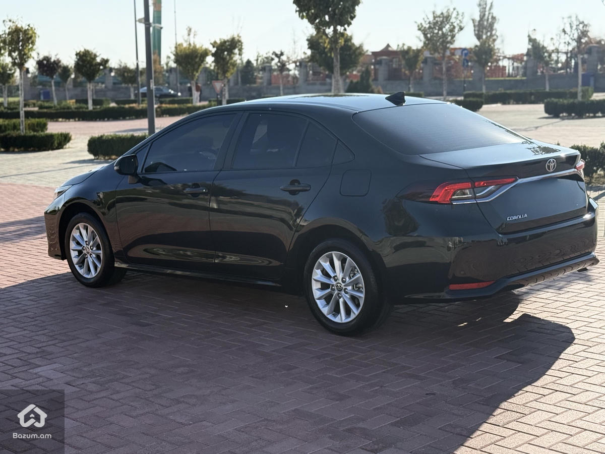 Toyota Corolla - image 11