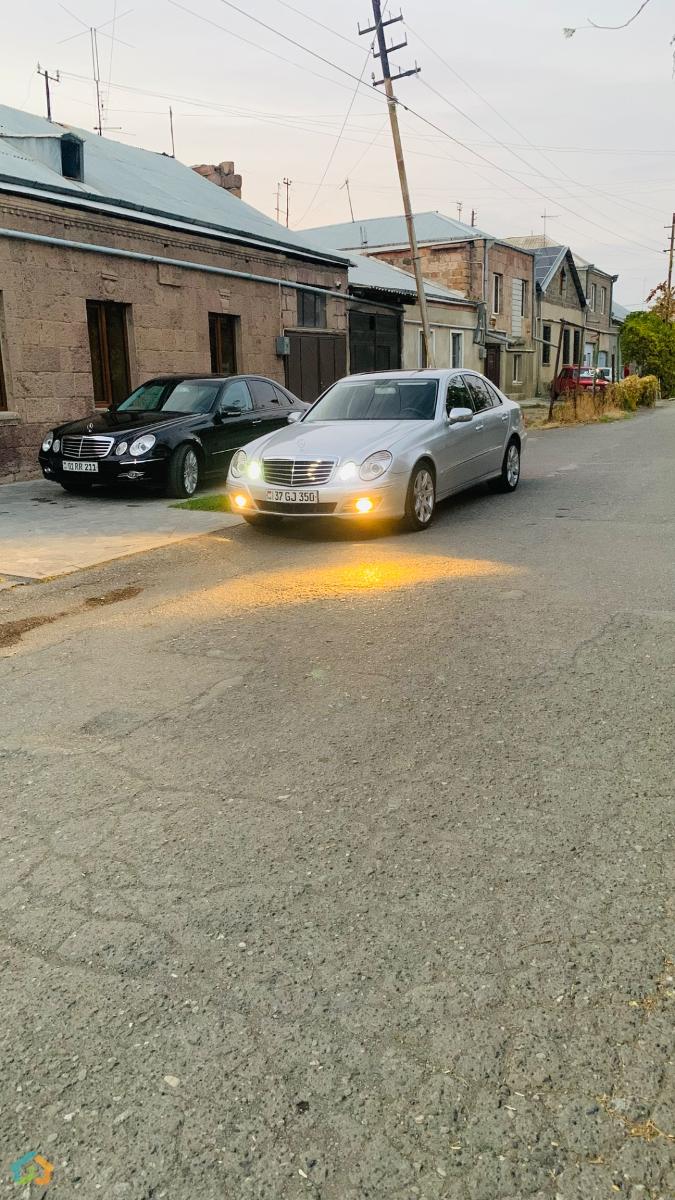 Mercedes Benz - image 27