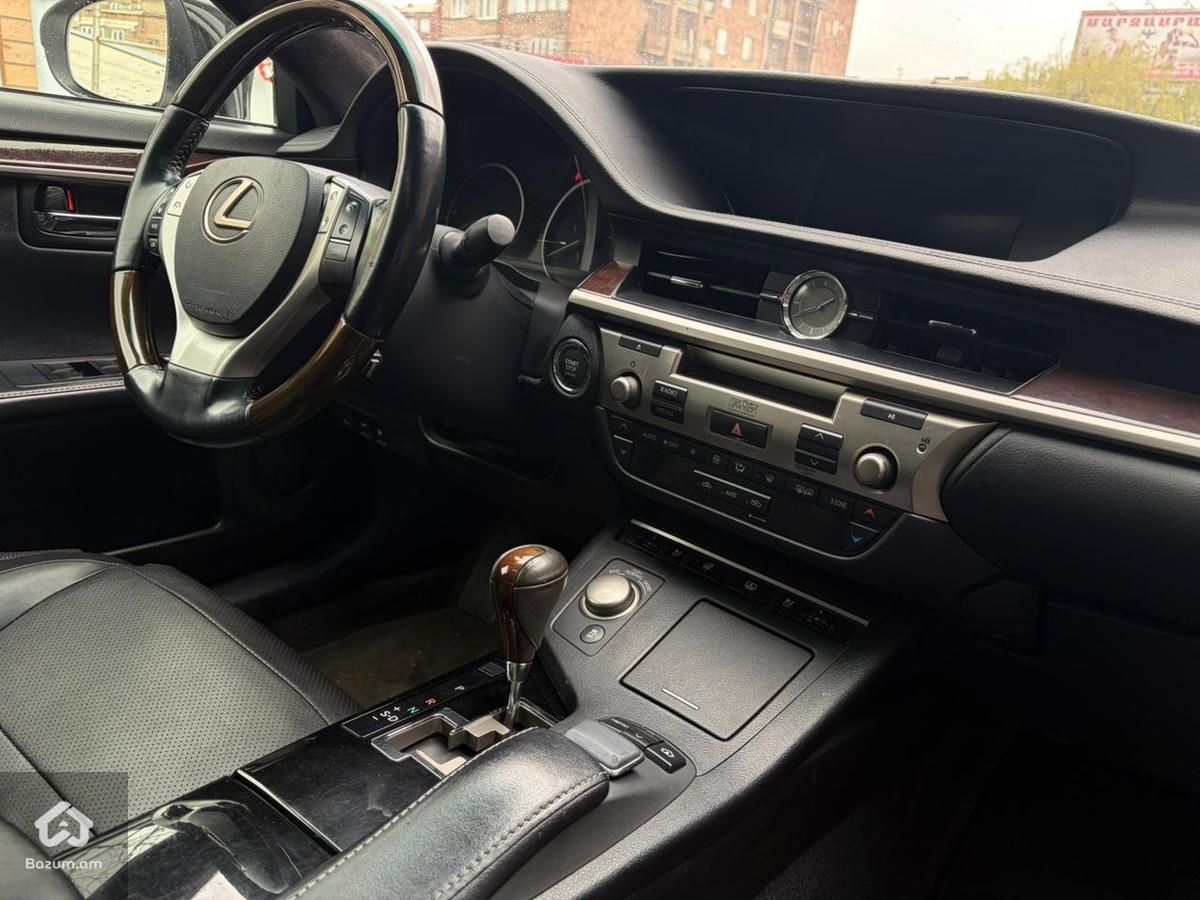 Lexus - image 27