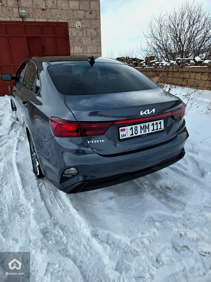 Kia Forte - image 4