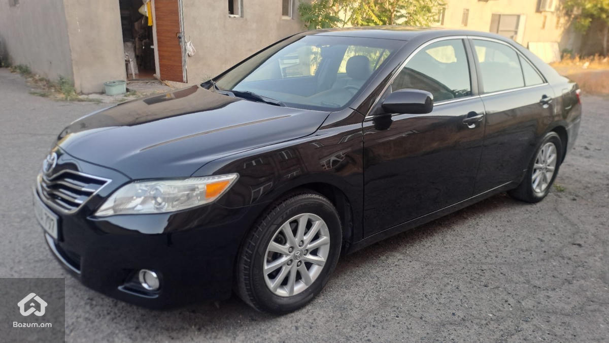 Toyota Camry 2011/9 - image 2
