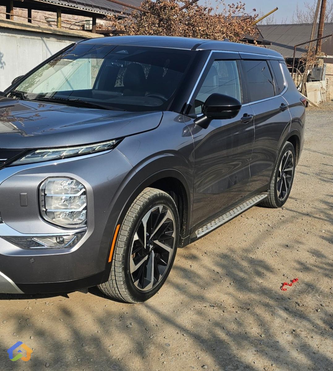 Mitsubishi Outlander SE - image 4