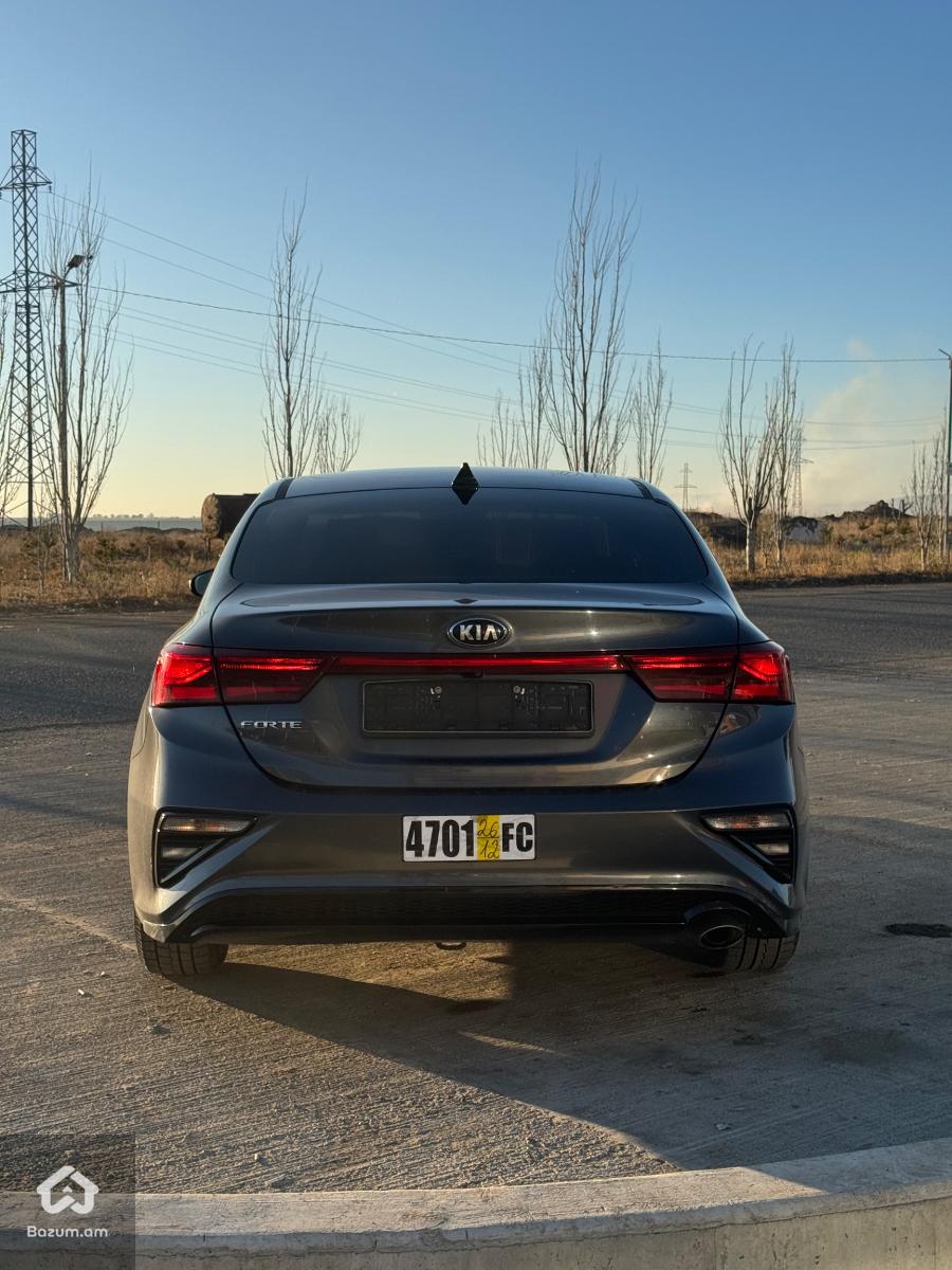 Kia Forte 2019 - image 9