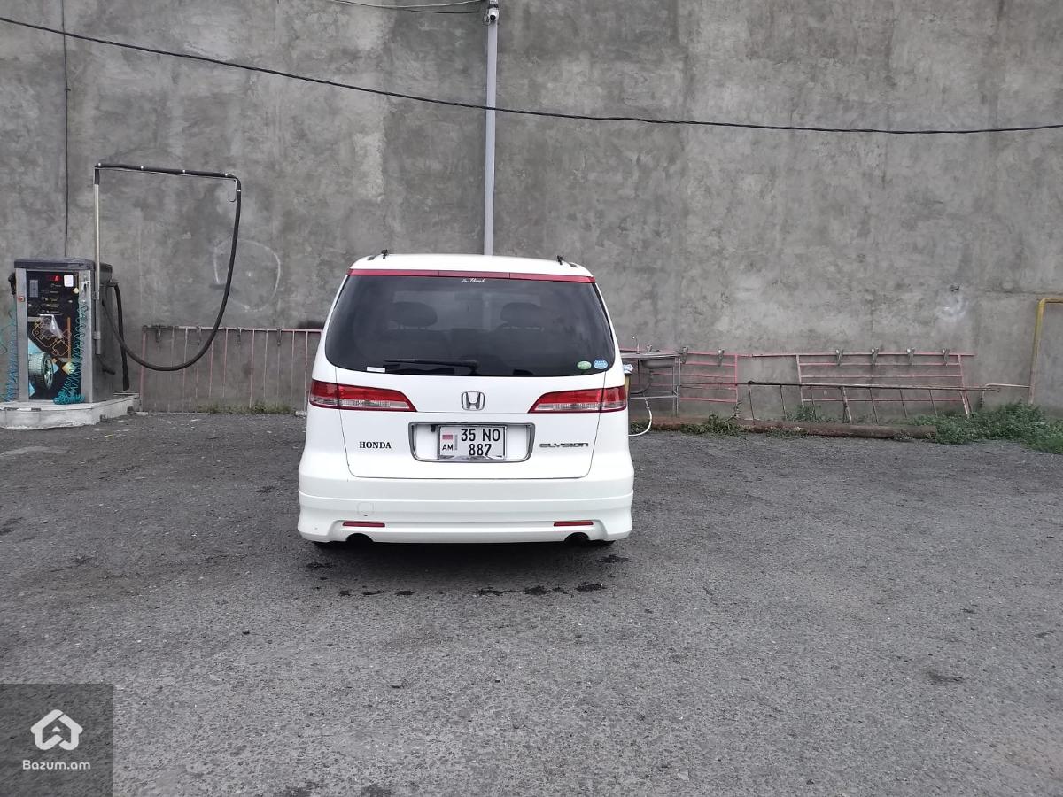 Մինիվեն օրավարձով - image 3