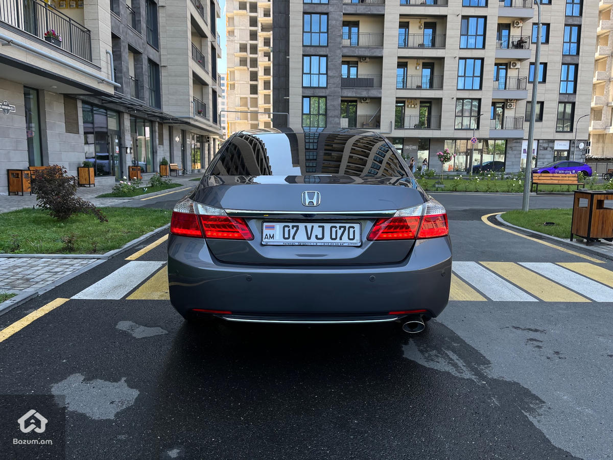 Honda Accord  - image 4