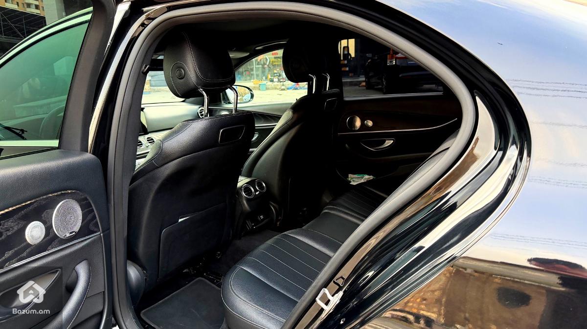 Mercedes Benz E300  - image 12