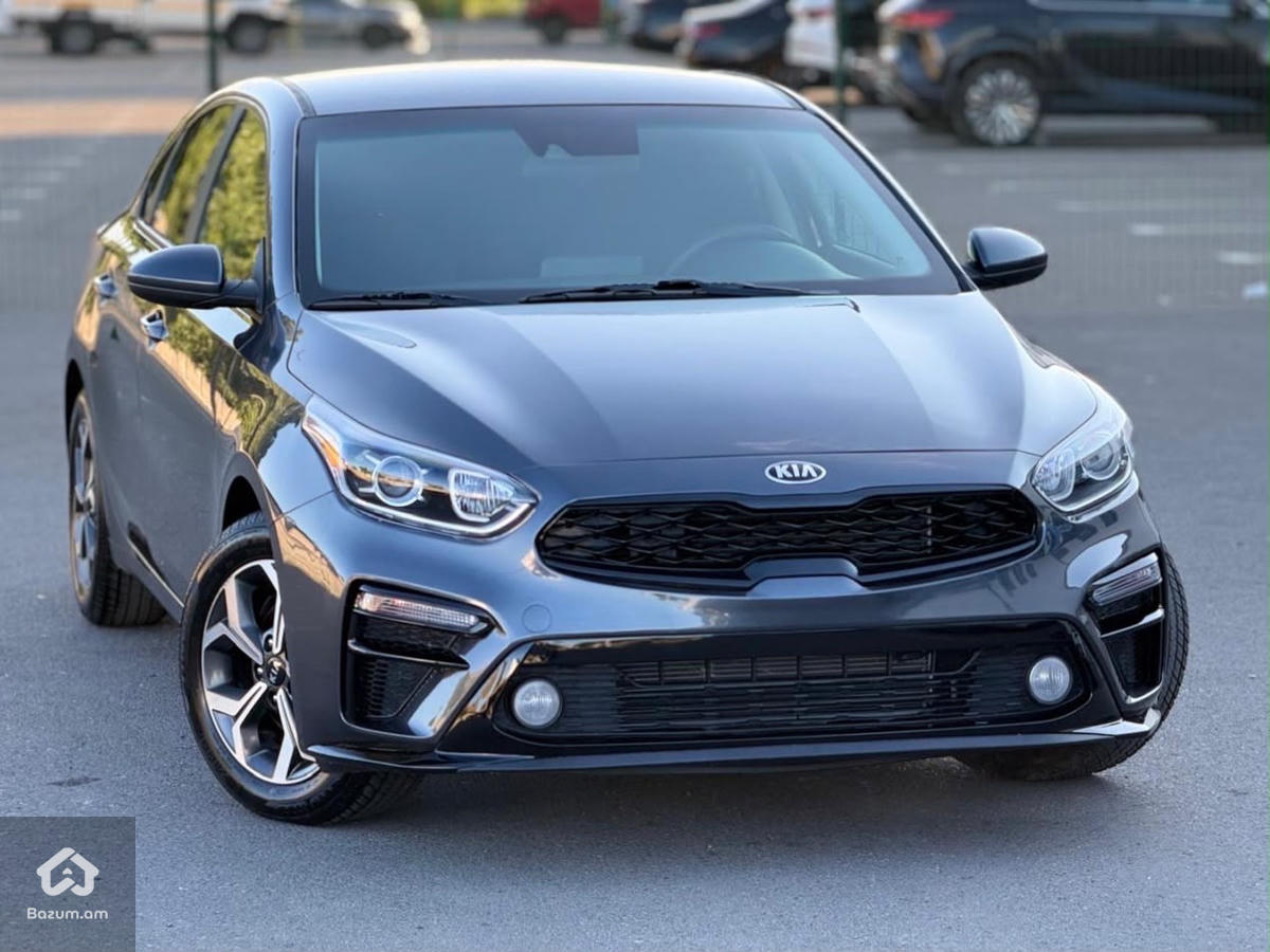 Kia Forte - image 8