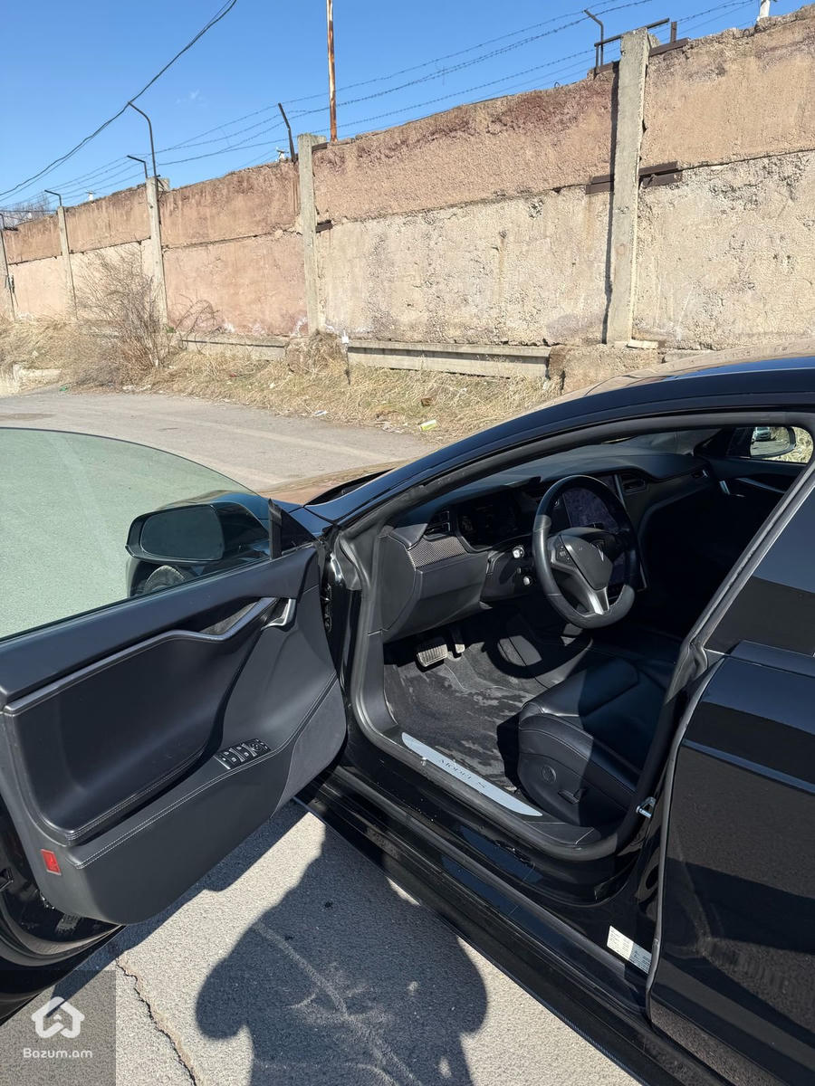 Tesla Model S Long Range Dual Motor - image 7