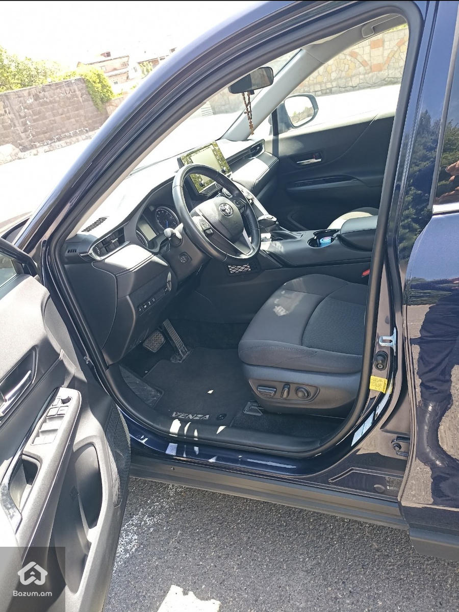 Toyota Venza - image 8