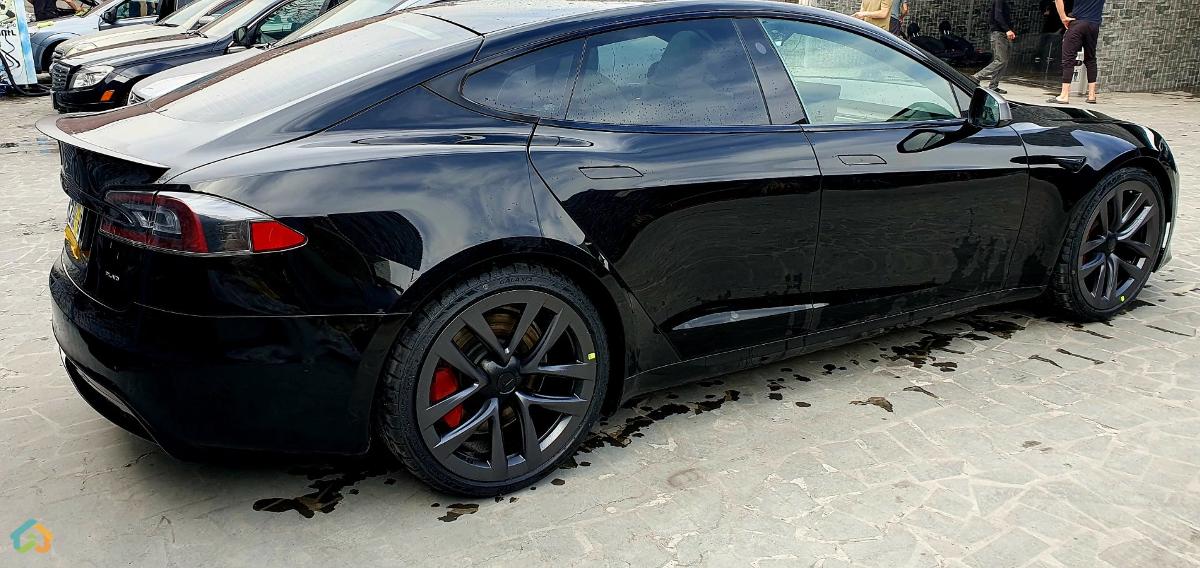 Tesla Plaid - image 1