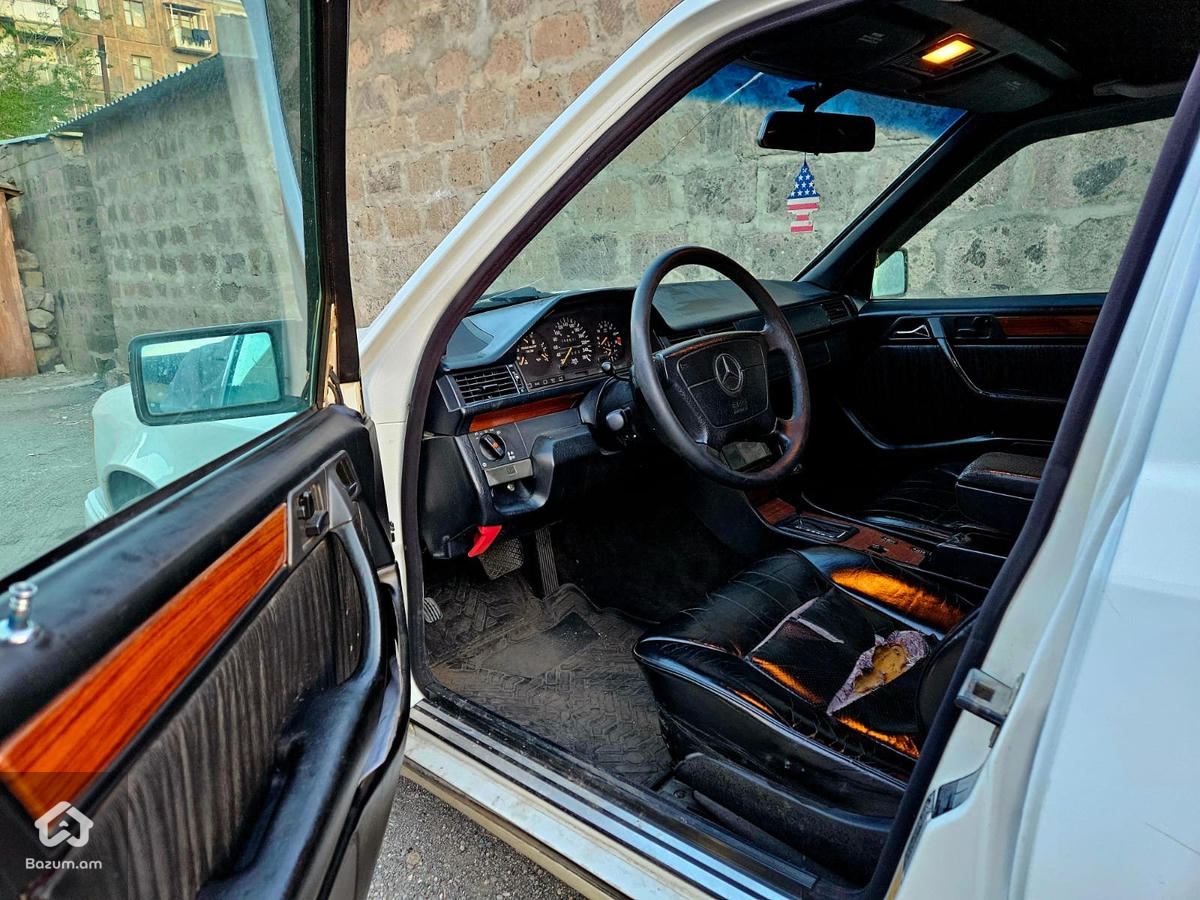 Mercedes-benz E320 w124 - image 4