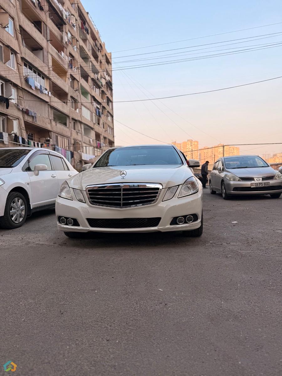 Mercedes benz w 212 - image 16