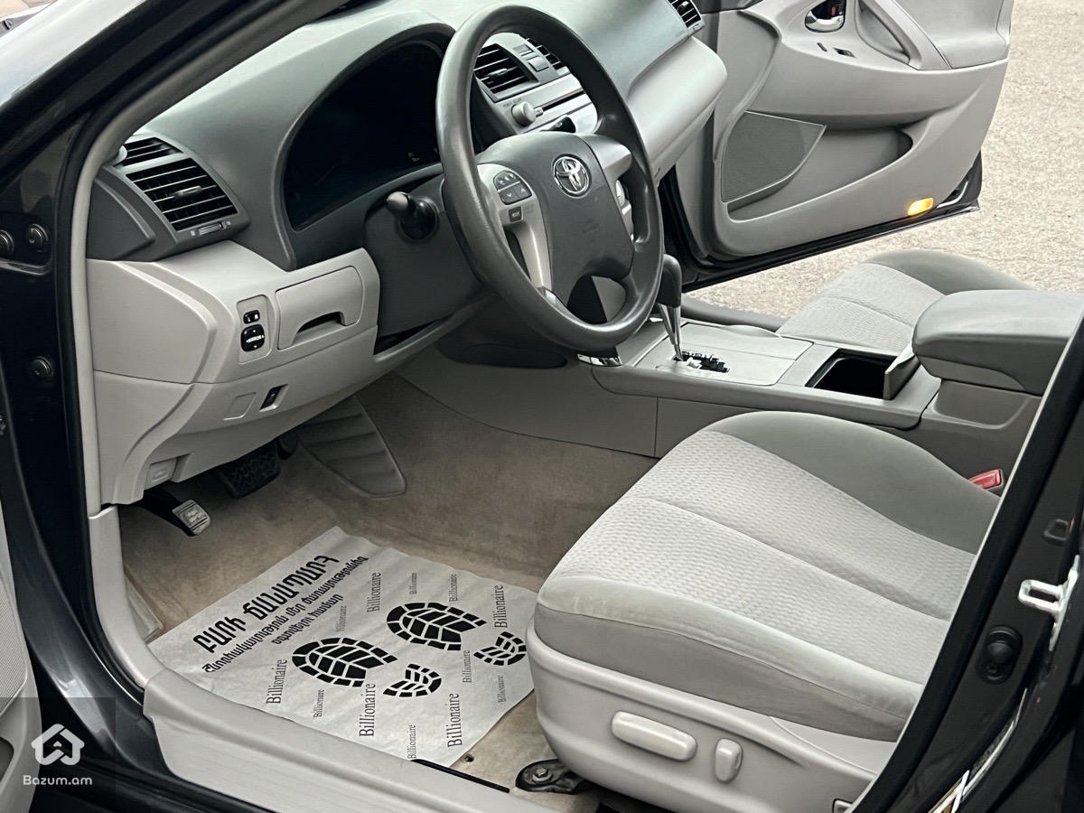 Toyota Camry 2011 - image 7