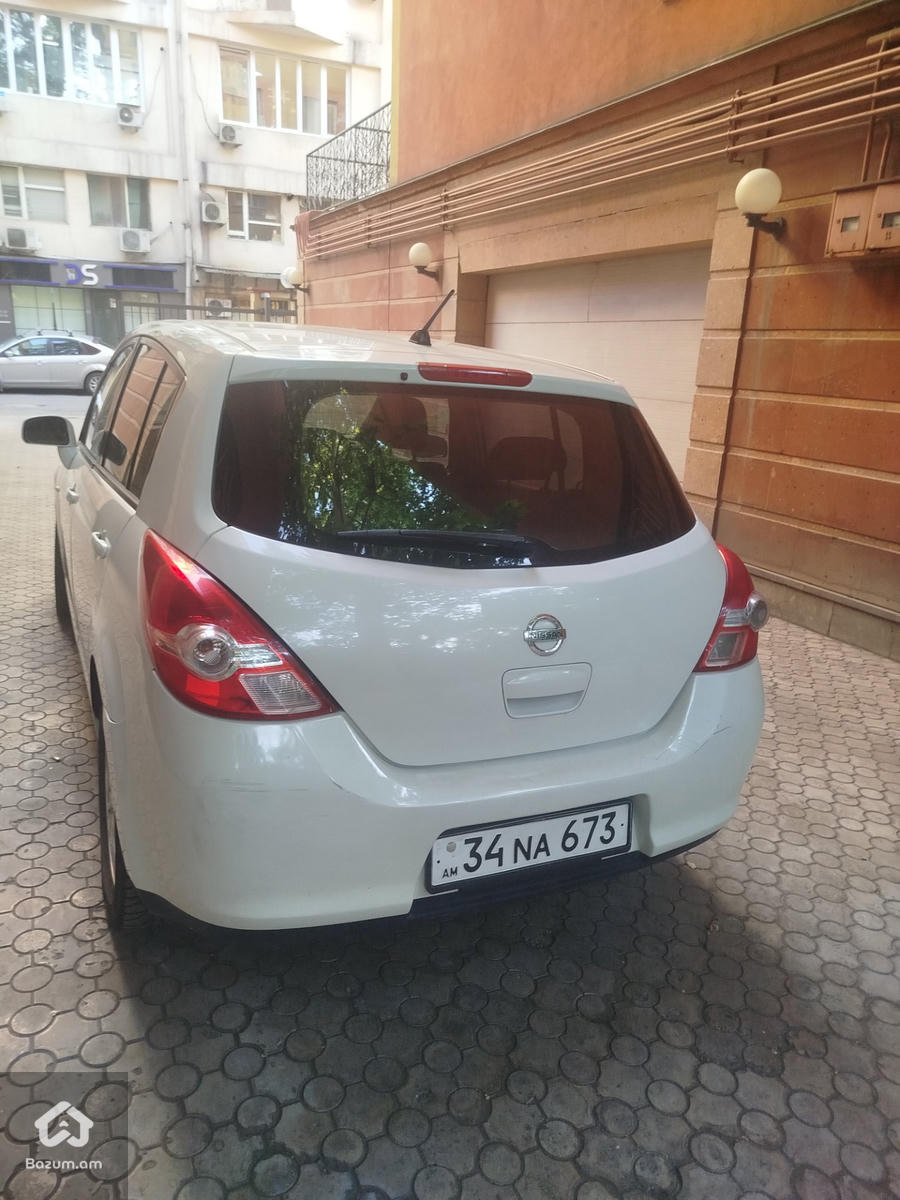 Nissan Tiida - image 5