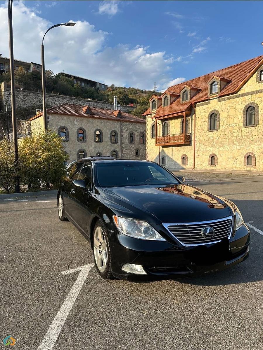 Lexus LS460 - image 3