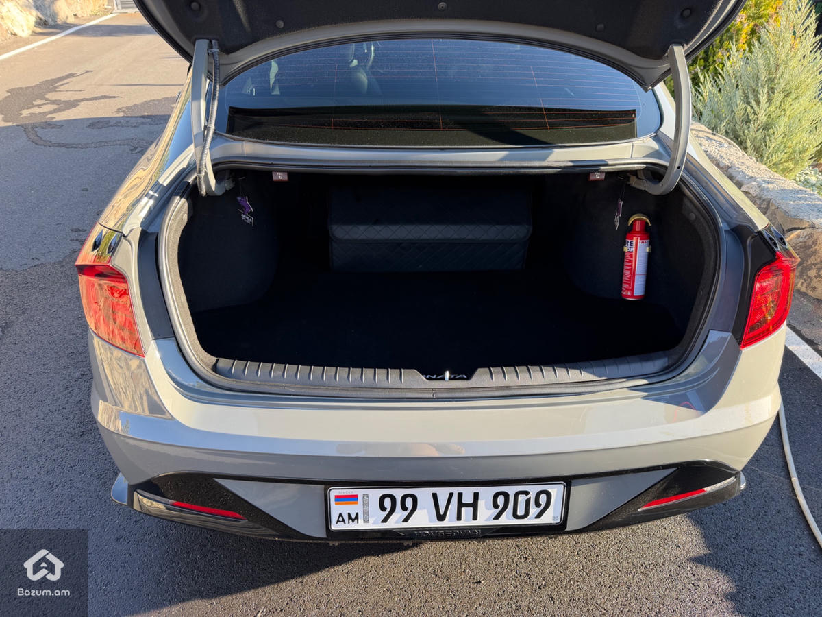 Hyundai Sonata - image 13