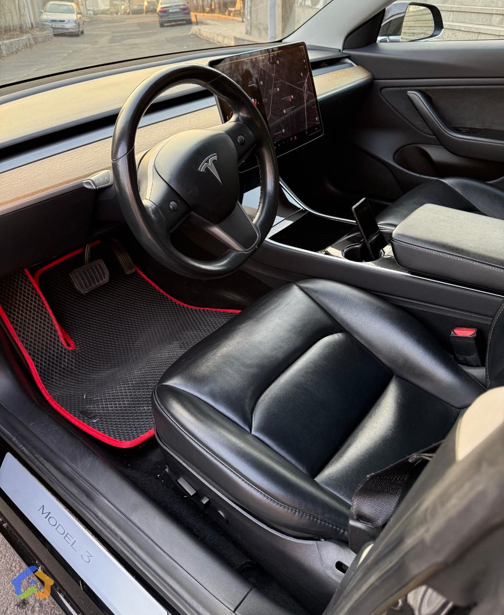 TESLA MODEL 3 SR+ - image 2