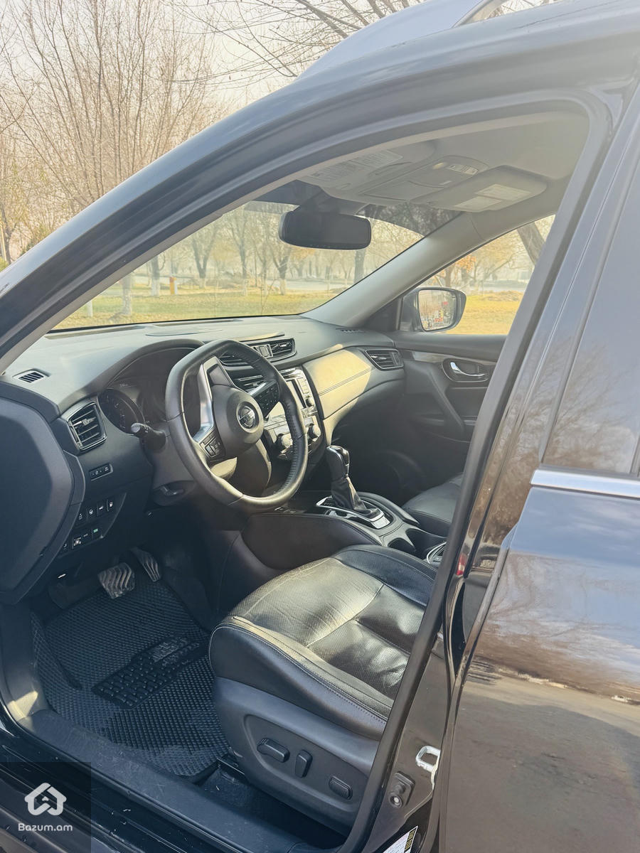 Nissan Rogue - image 5